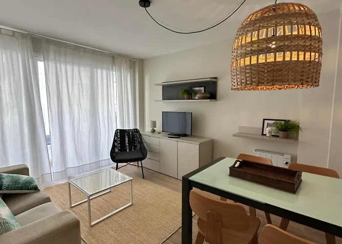 Piso En El Corazon De Con Vistas Al Mar * بايونا